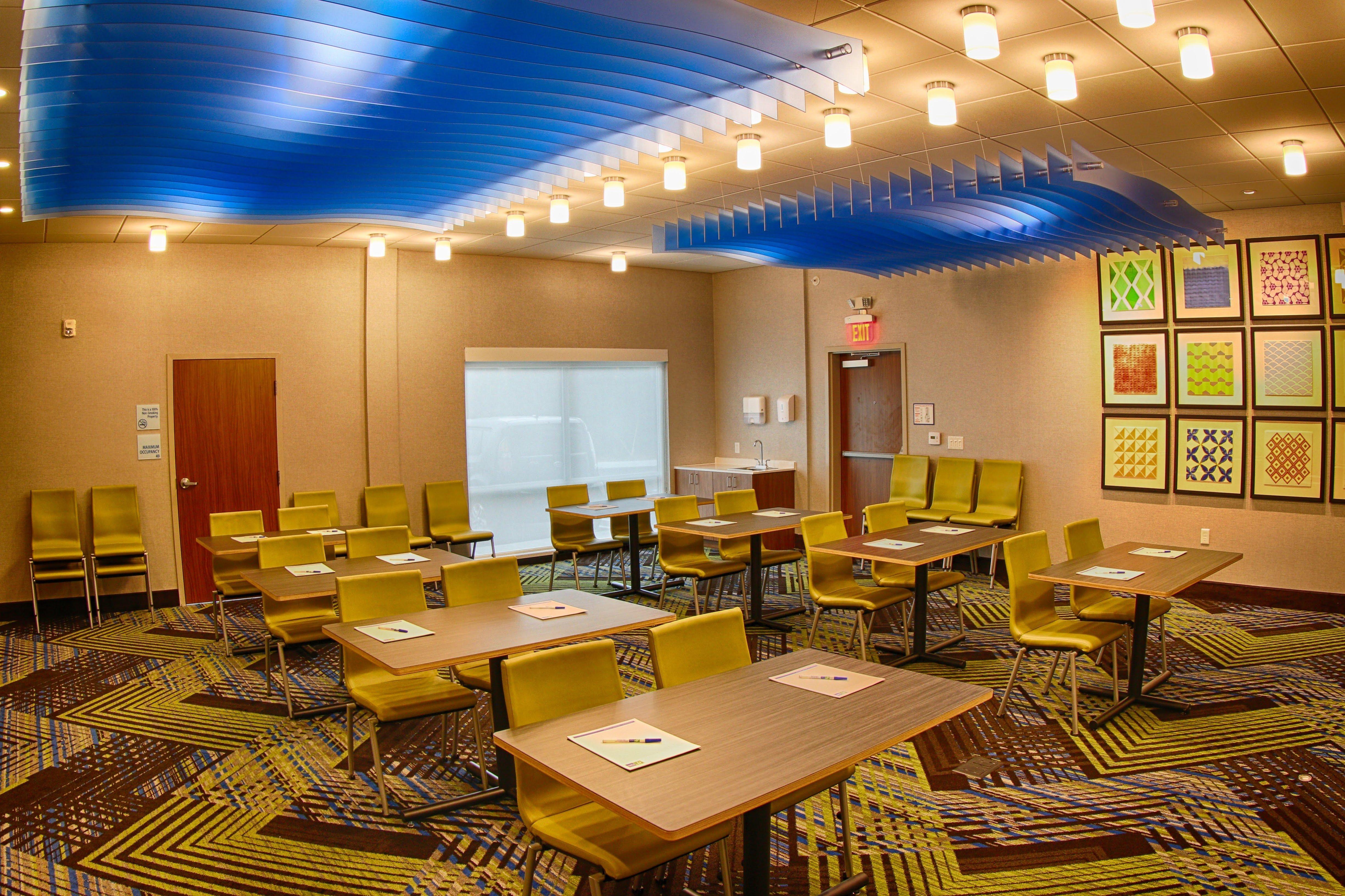 Holiday Inn Express & Suites - Detroit Northwest - Livonia By Ihg Eksteriør bilde