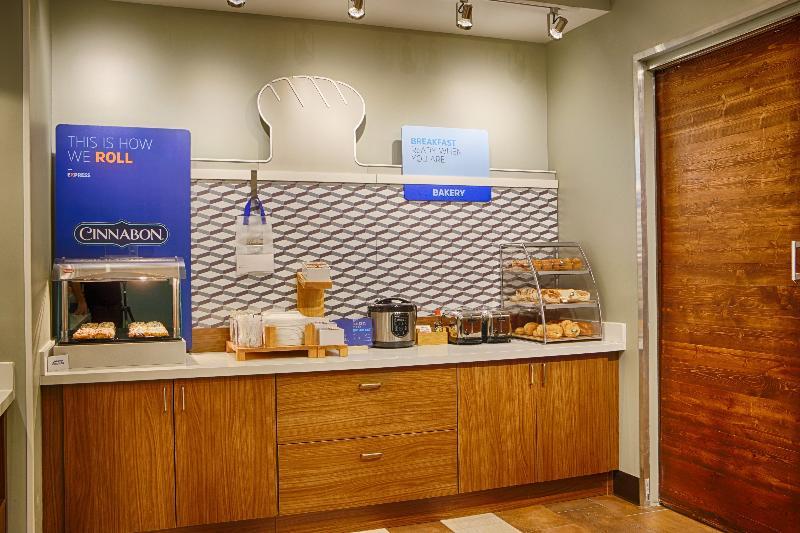 Holiday Inn Express & Suites - Detroit Northwest - Livonia By Ihg Eksteriør bilde